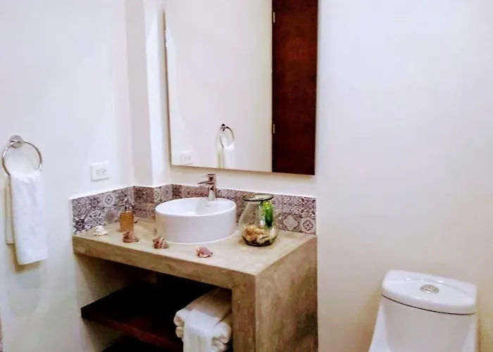 Cozy And Spacious By 10