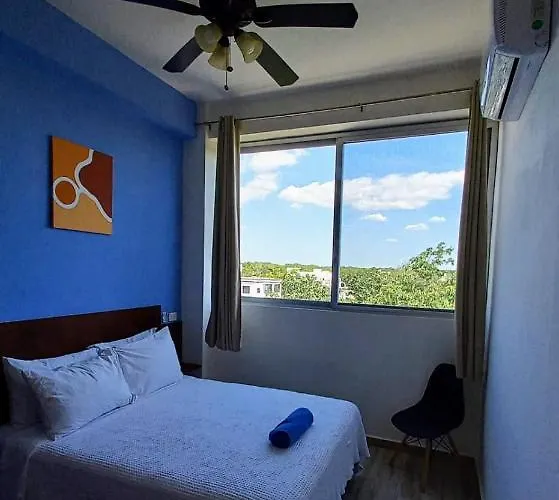 Cozy And Spacious By 10 Apartment