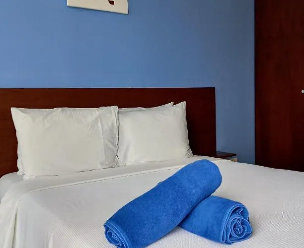 Cozy And Spacious By 10 *