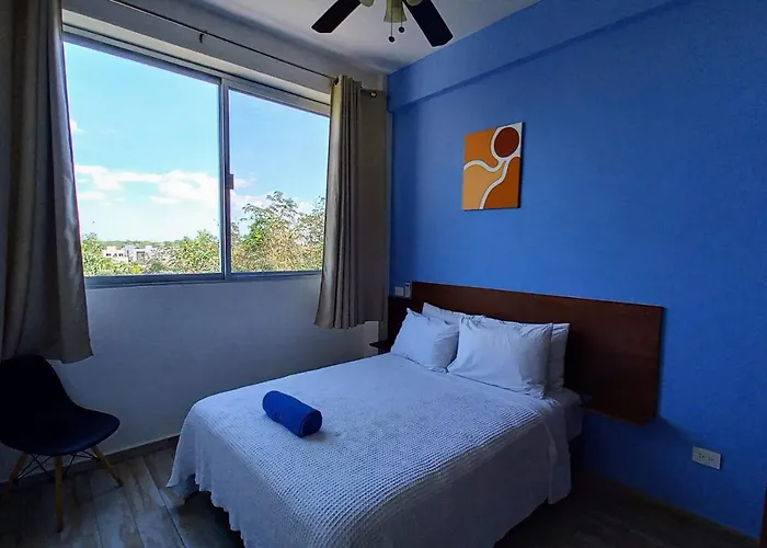 Cozy And Spacious By 10 Apartment